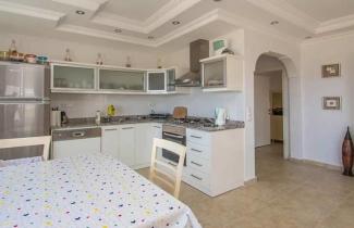 Апартаменты в Uygun Cleopatra 3 2+1, 102 м2 кухня