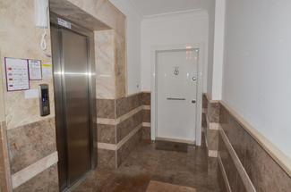 Апартаменты (SA155) 1+1, 65 м2 подъезд